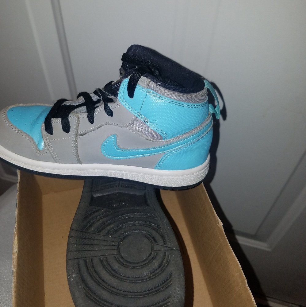 Shoe